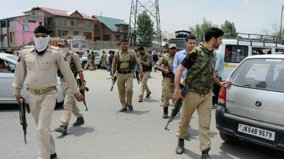 inhindu-kashmir-police-clash